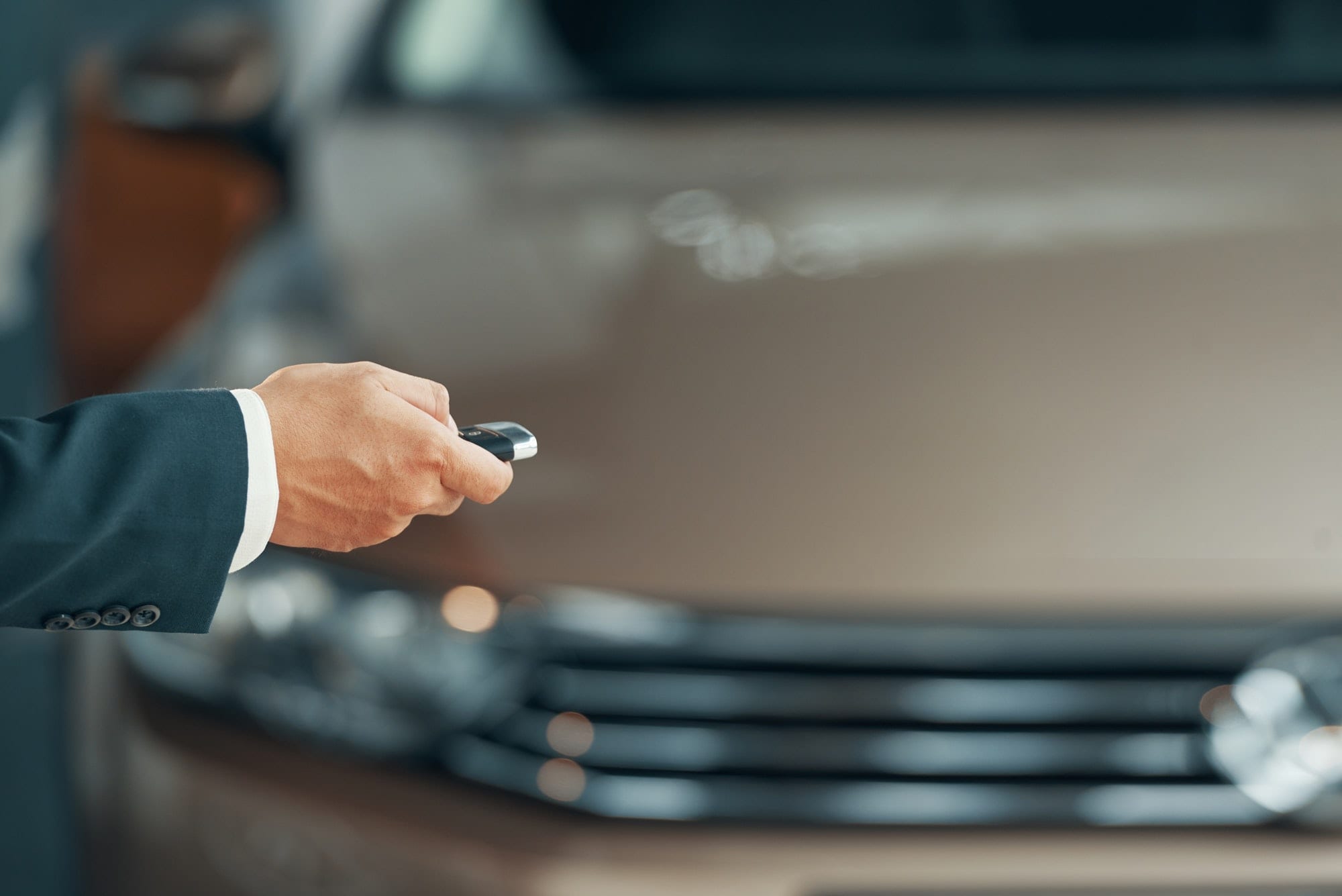https://cleverseguros.co/wp-content/uploads/2020/06/opening-car.jpg